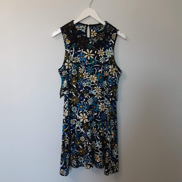 TOPSHOP | Lace Collar Floral Dress - Picture 3 of 11
